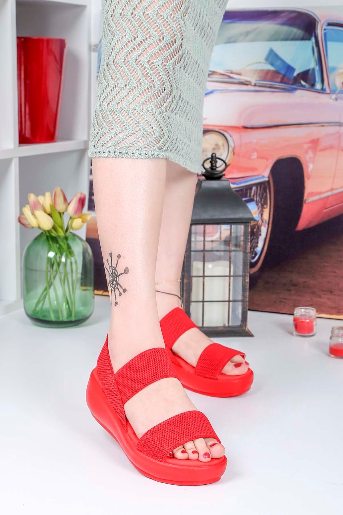 Bella-Dolgu Taban Lastikli Sandalet Kırmızı