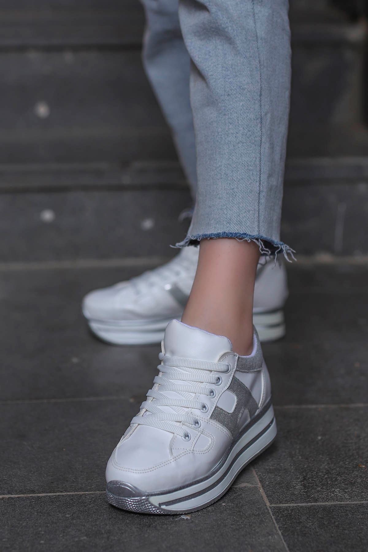 Sofia Spor Ayakkabı Beyaz Gümüş Detay