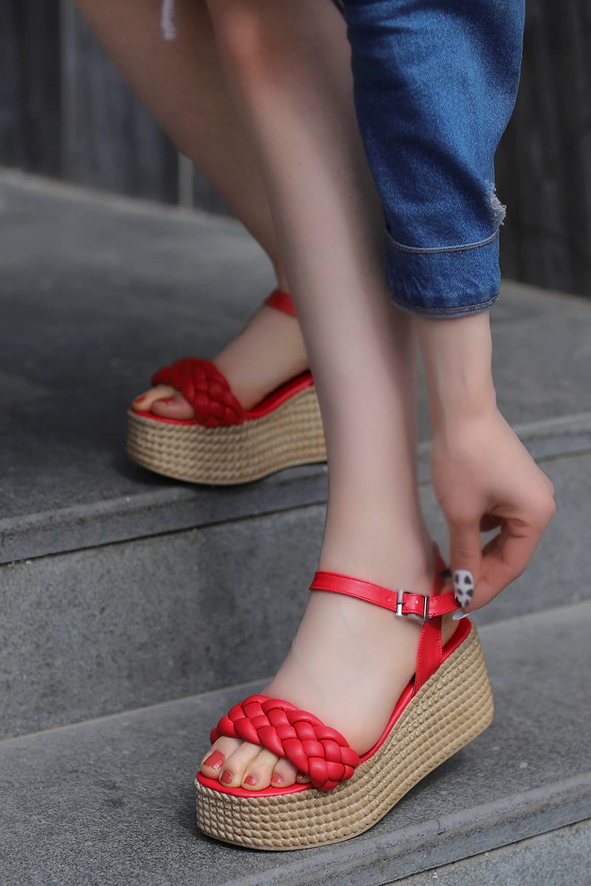 Diana Kemer Örgülü Sandalet Kırmızı