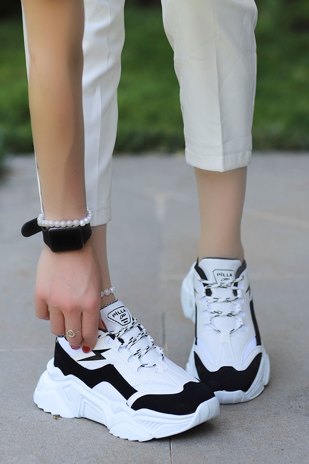 Rosse-Spor Ayakkabı Beyaz Siyah Detay