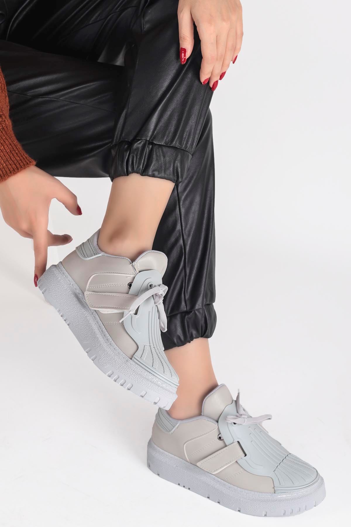 Vonder Lastik Detaylı Cırtlı Bağcıklı Spor Ayakkabı Gri