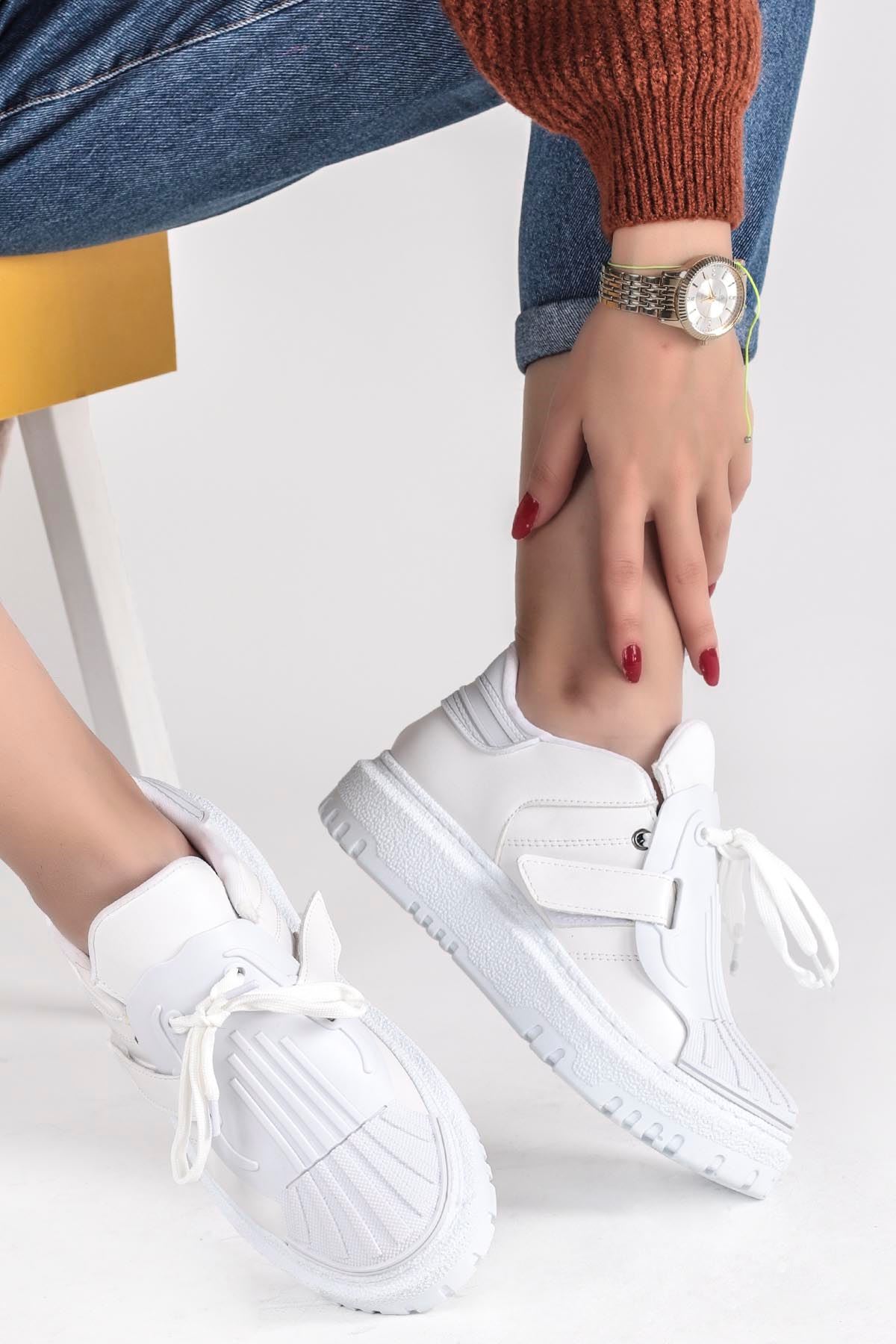 Vonder Lastik Detaylı Cırtlı Bağcıklı Spor Ayakkabı Beyaz