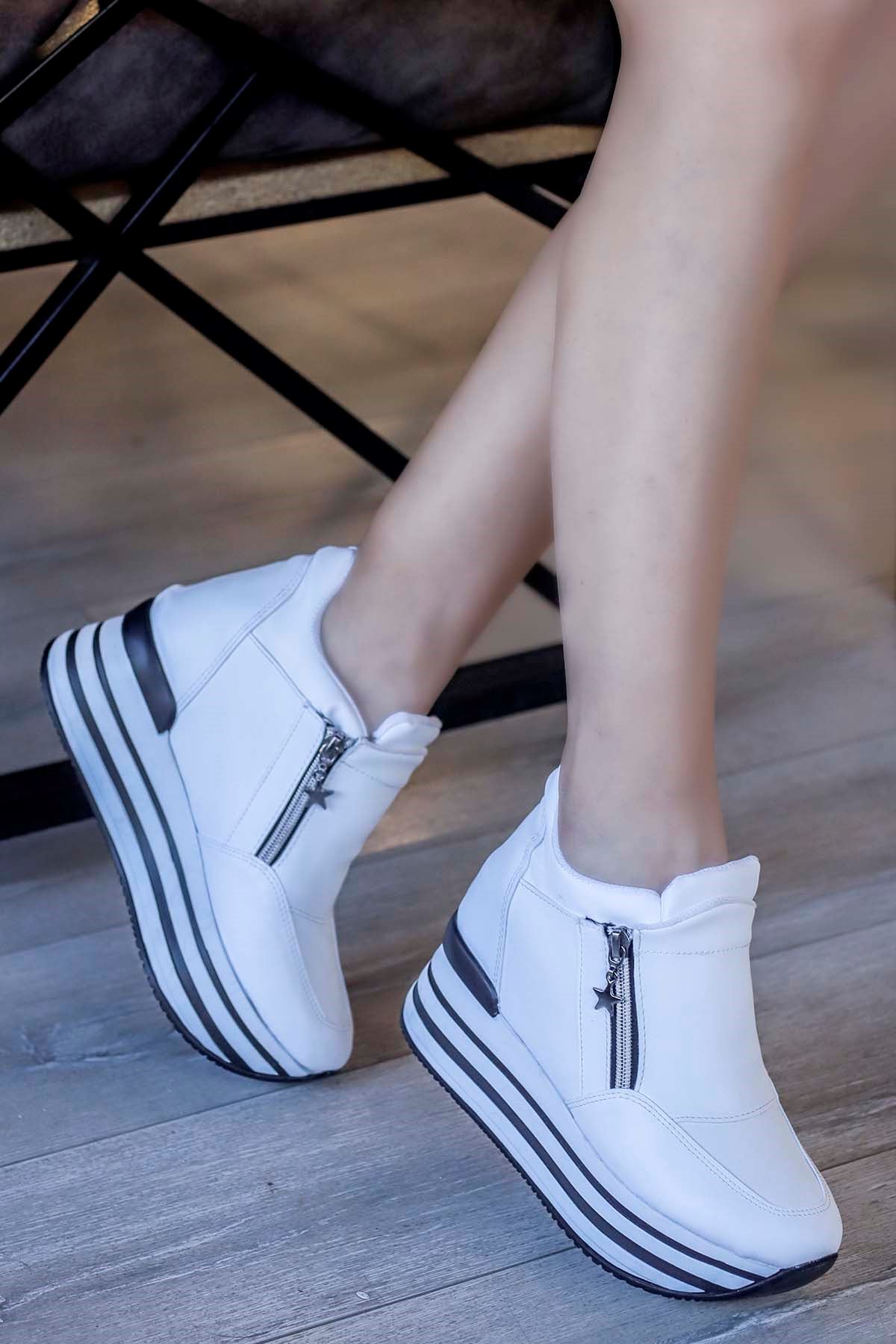 Durica Dolgu Topuk Fermuarlı Spor Ayakkabı Beyaz 