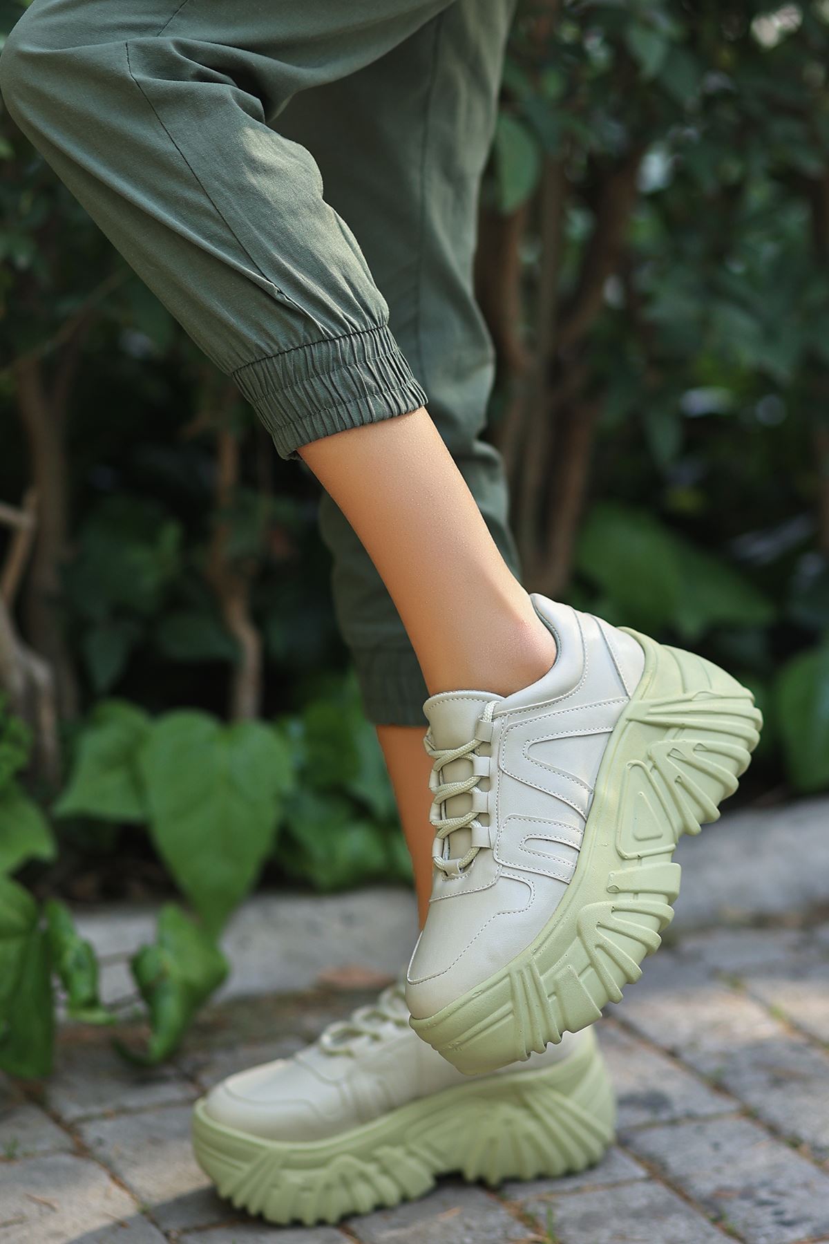 Garen Tabanlı Spor Ayakkabı Yeşil